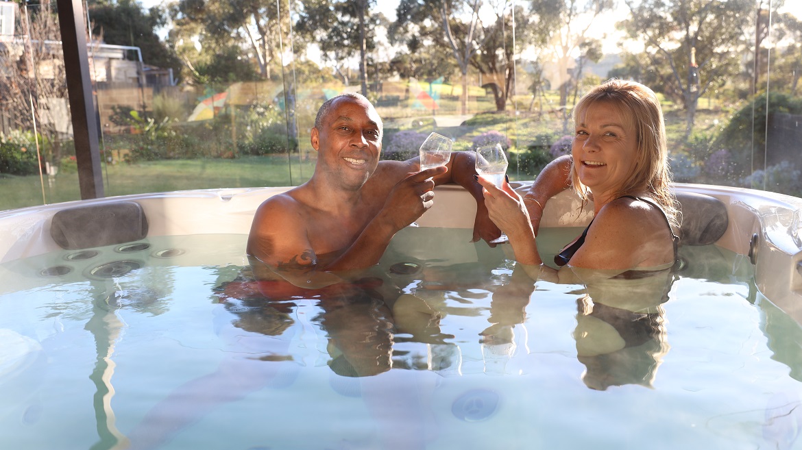 Jacuzzi J-345 owner review Pat & Donna