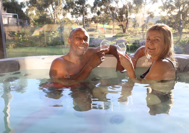 Jacuzzi J-345 owner review Pat & Donna