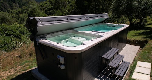 ClearLift™ Automatic Spa Cover  |  FAQs
