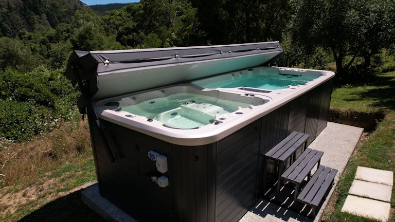 ClearLift™ Automatic Spa Cover  |  FAQs