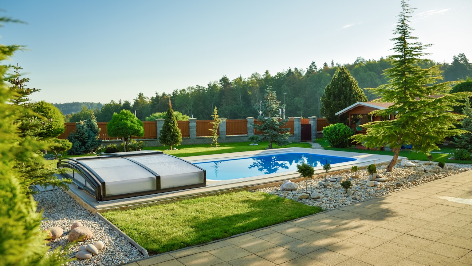 Sliding pool cover