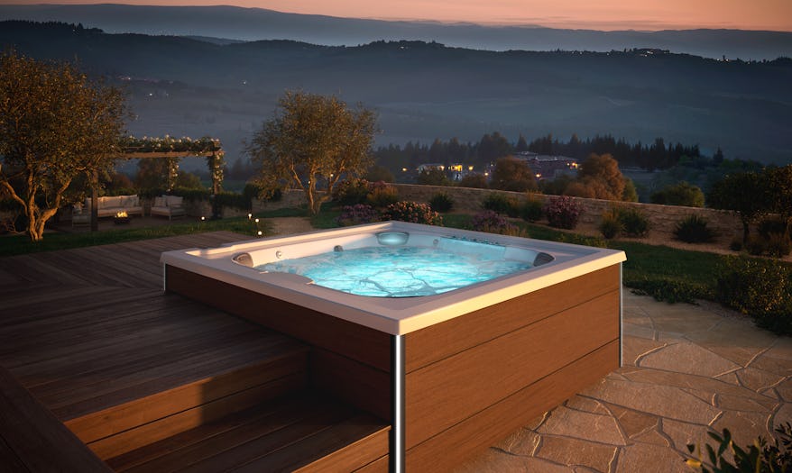 J-LX hot tub