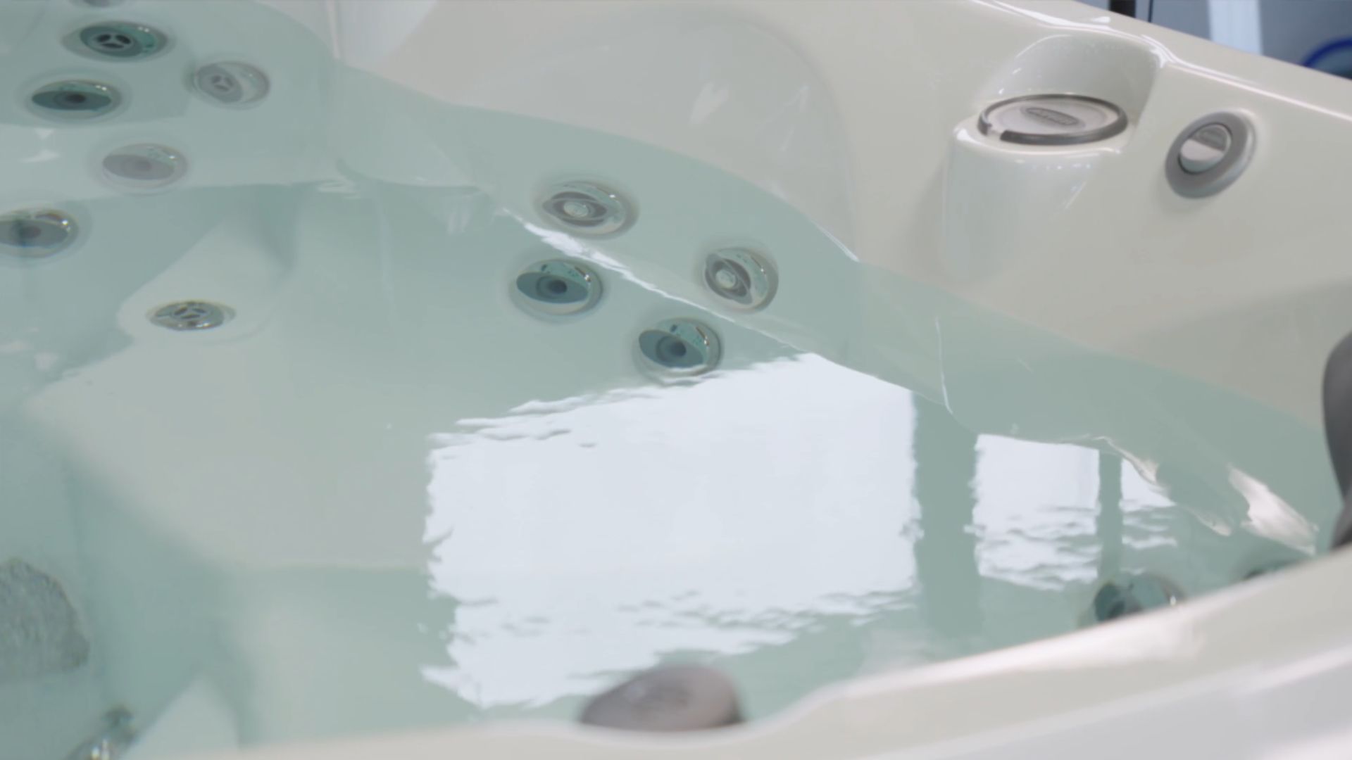 Jacuzzi water movement