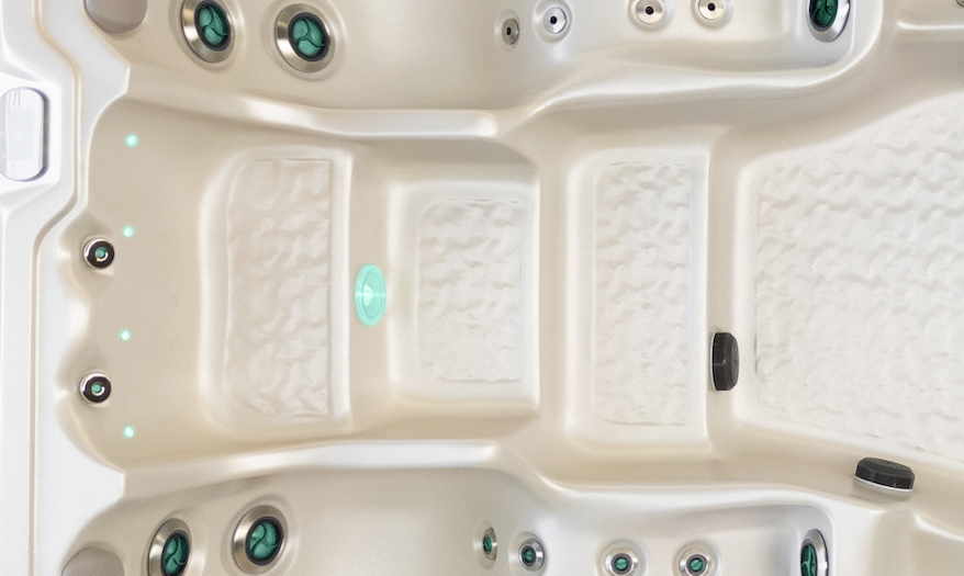 2024 Palladium HP easy-access step-in entrance