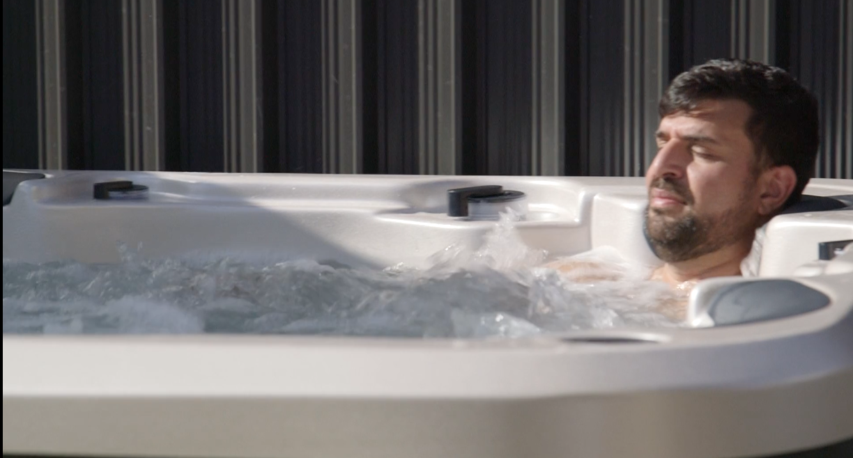 Bubbles in a Vortex Mercury Spa