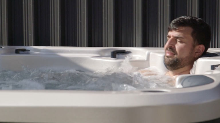 Bubbles in a Vortex Mercury Spa