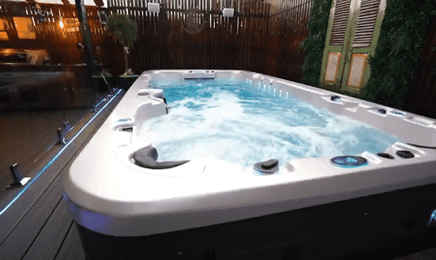 Customer Matt's beautiful Nitro spa installation