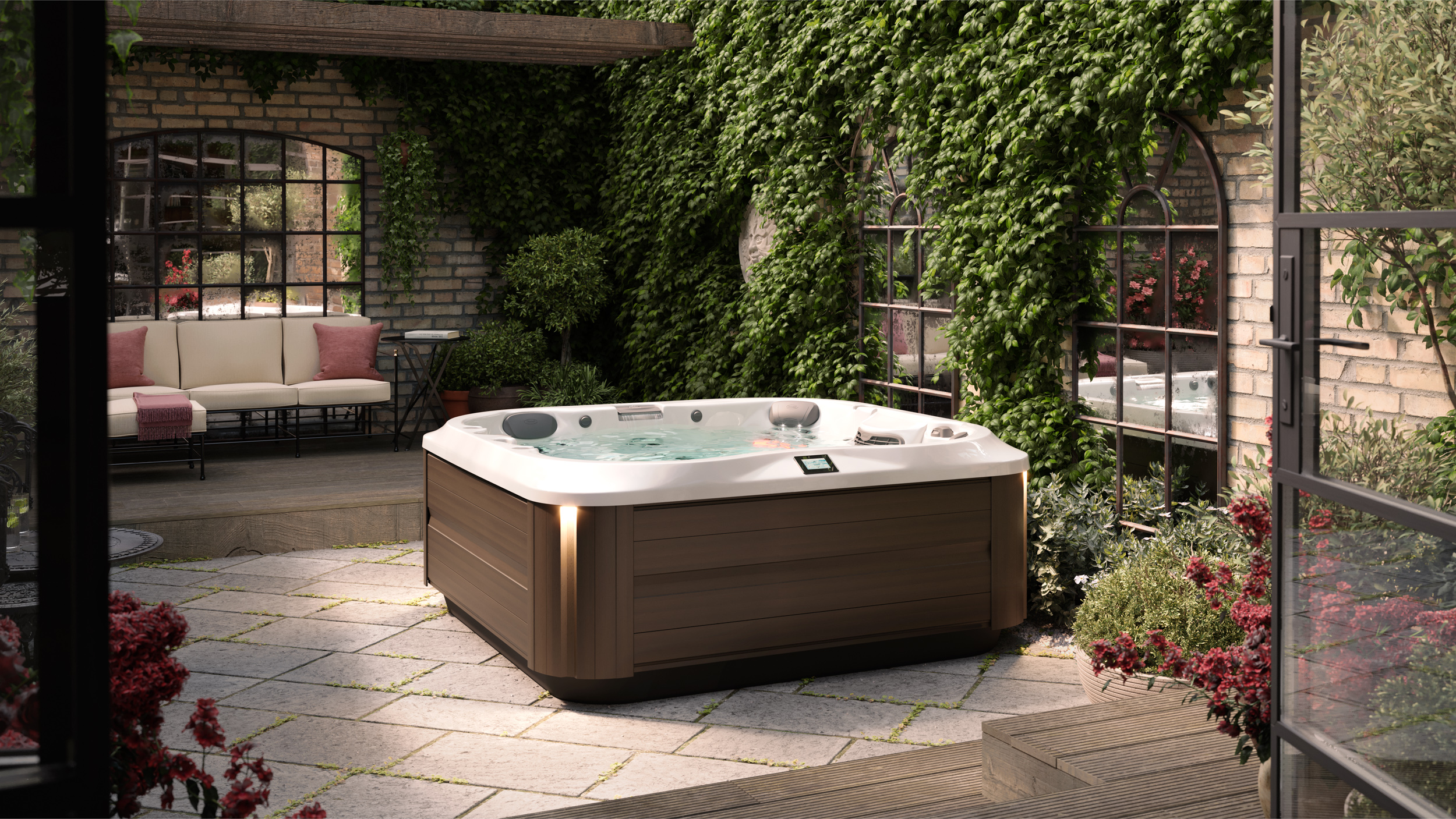 J-335 Spa pool in a luxurious courtyard