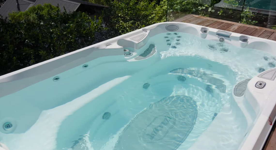 Jacuzzi J-13 Swim Spa