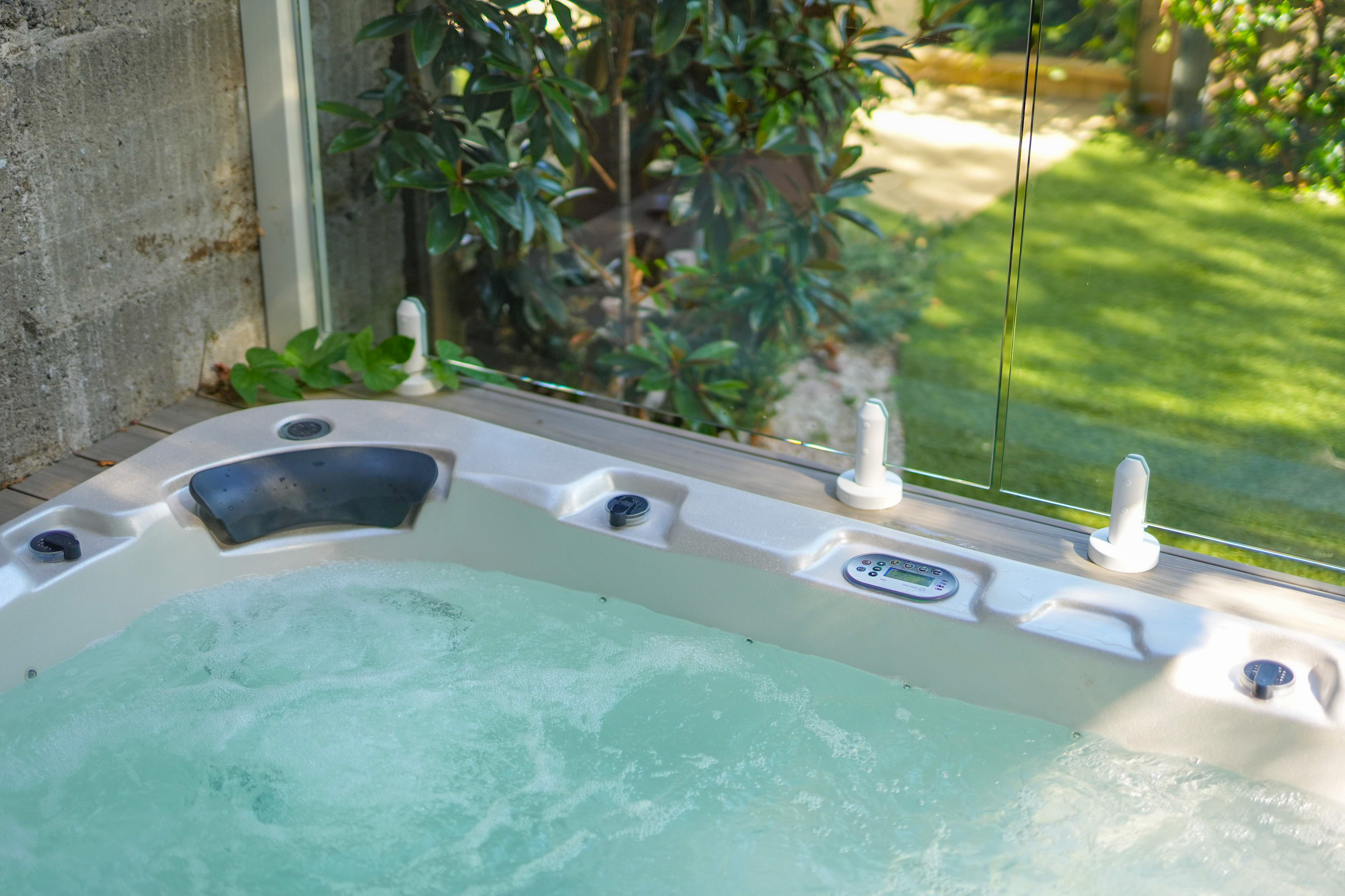 Vortex® Titanium™ hydrotherapy