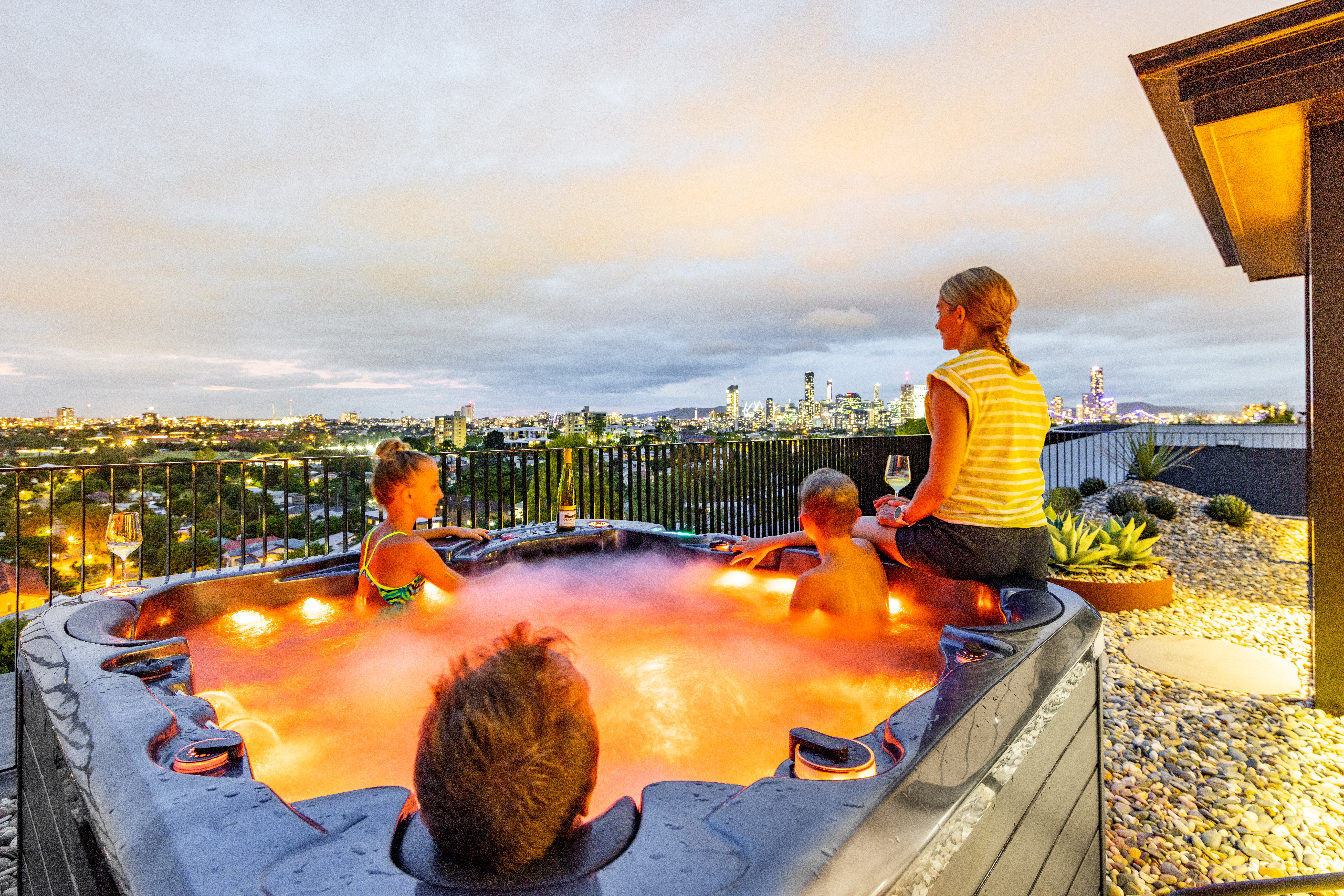 A family enjoying the Vortex® Nitro™
