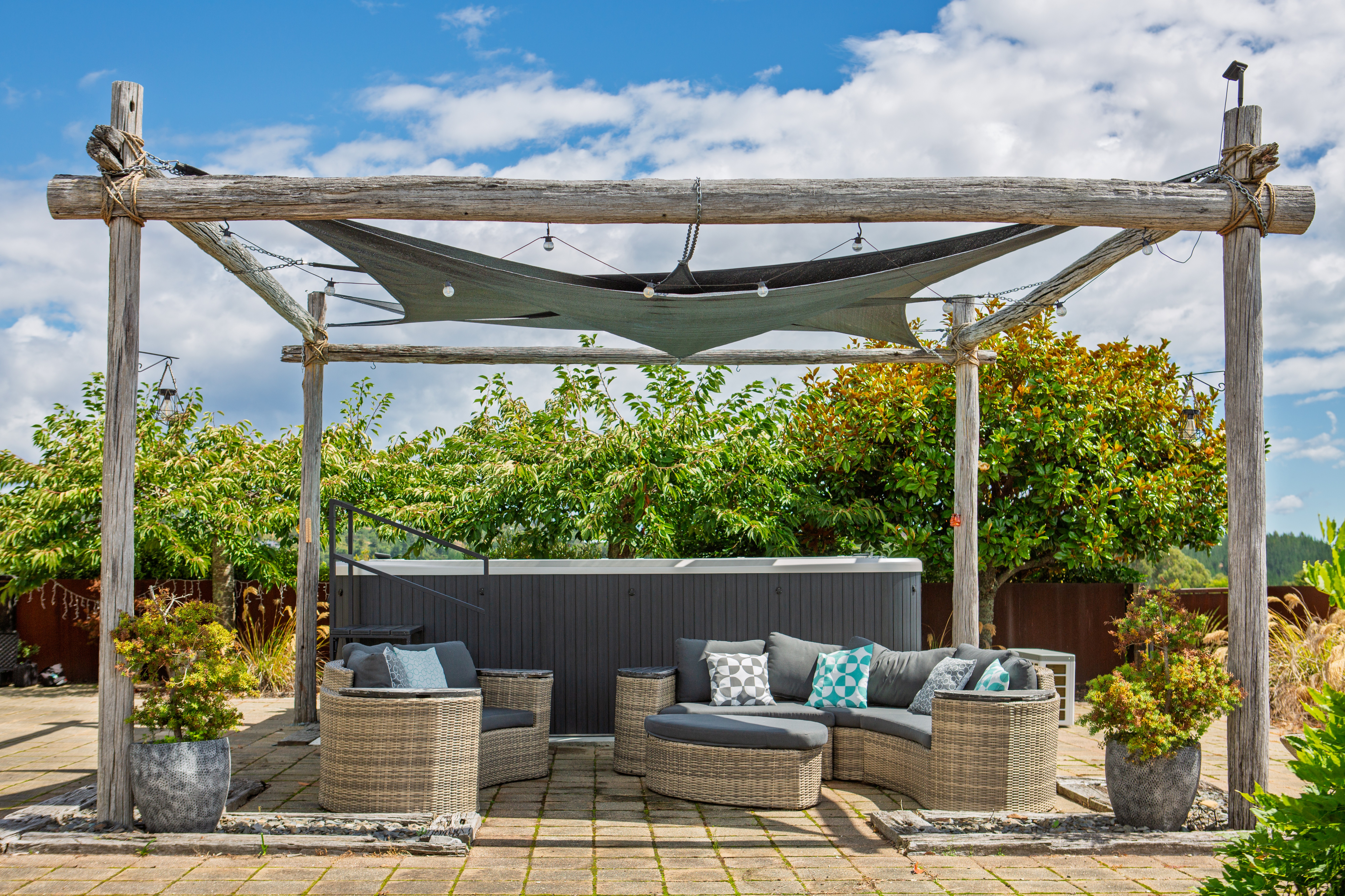Outdoor seating and shade structure frame