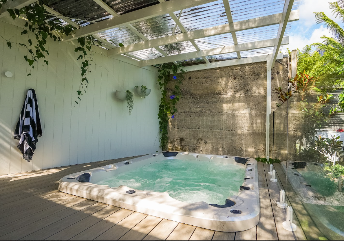 Vortex® Titanium™ Spa Raised Deck Installation
