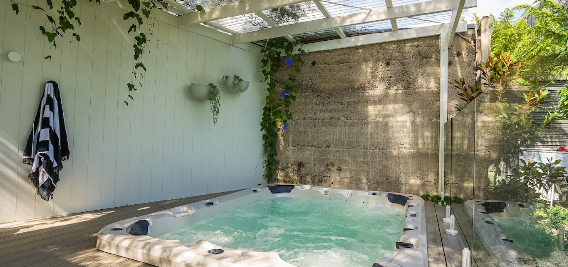 Vortex® Titanium™ Spa Raised Deck Installation