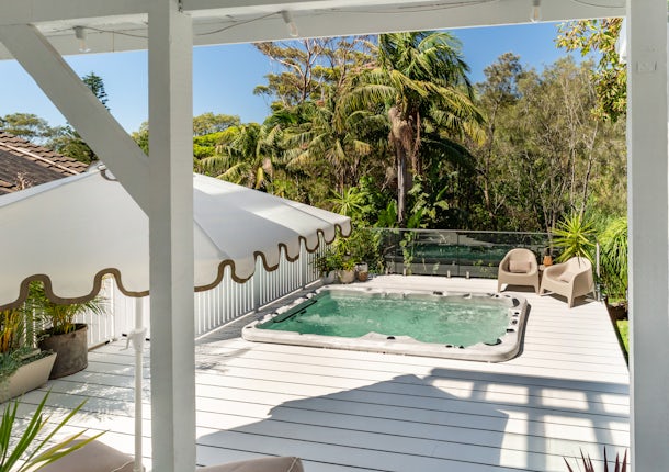 Aqualounge with fibre cement decking