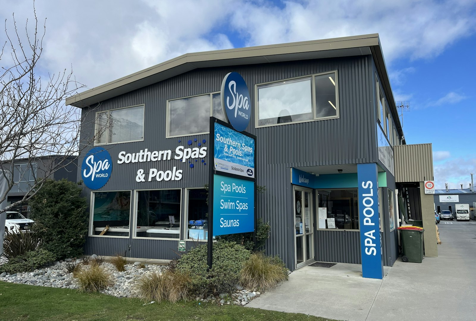Front view of the Spa World Queenstown showroom
