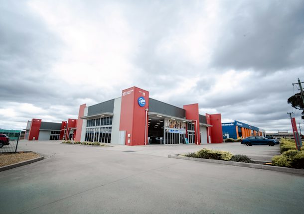 Street view of the Spa World Canberra showroom