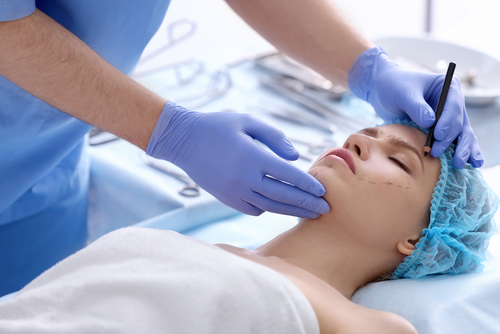 How to choose the right blepharoplasty surgeon