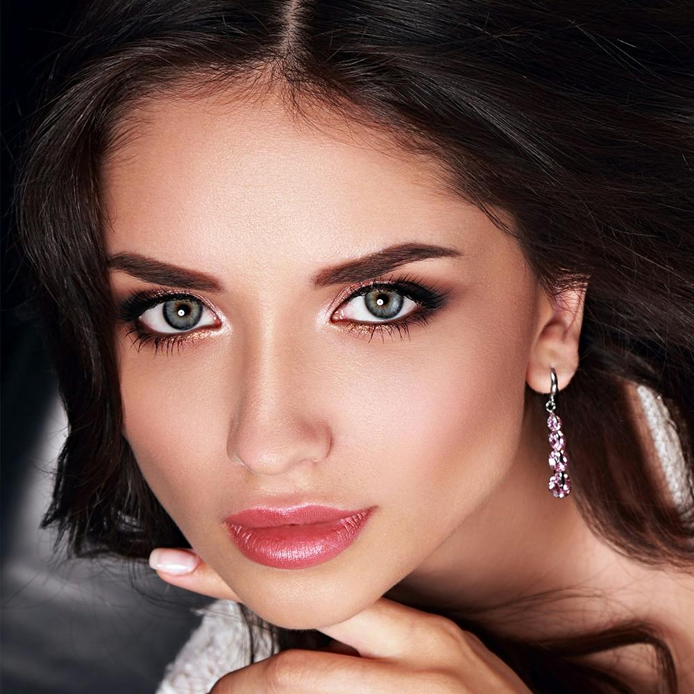 woman with hazel eyes