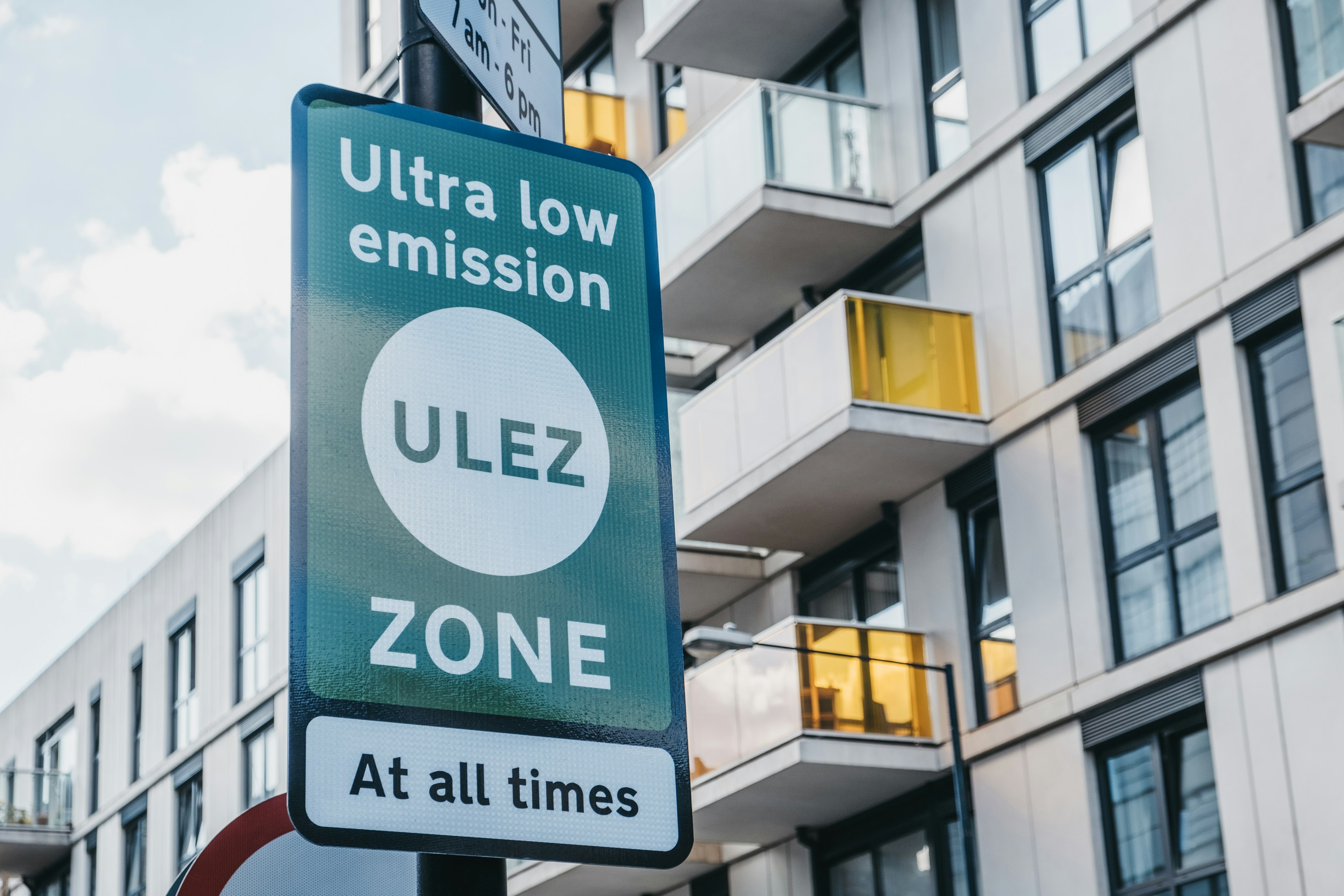 ULEZ signage indicating entry into zone