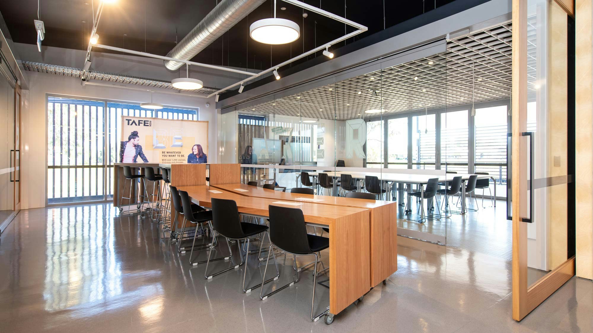 tafe NSW Deniliquin: student tech bar and workspace