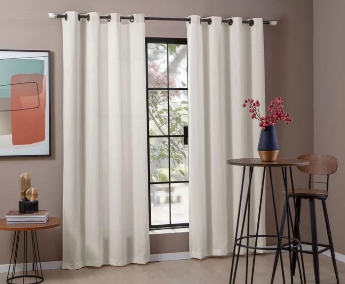cortina branca na sala