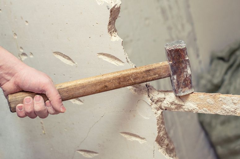 Demolindo a cozinha para reformar