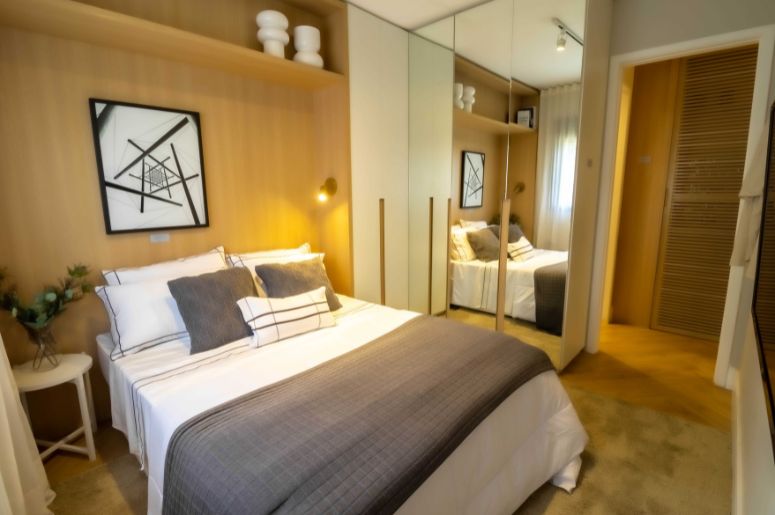 quarto com guarda-roupa de canto