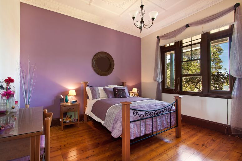 quarto lilás