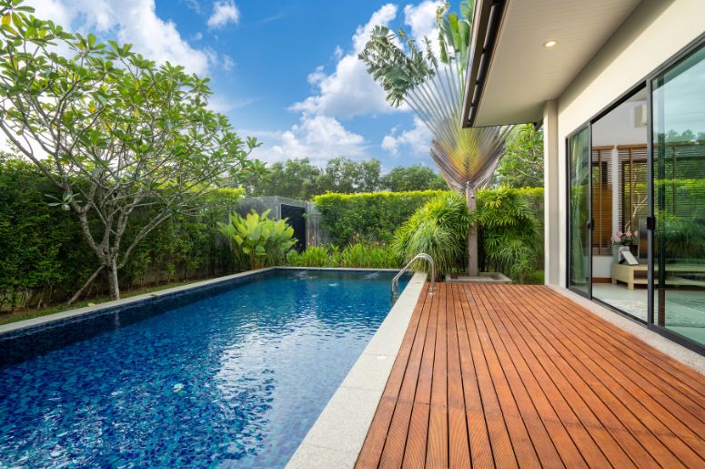 deck na piscina