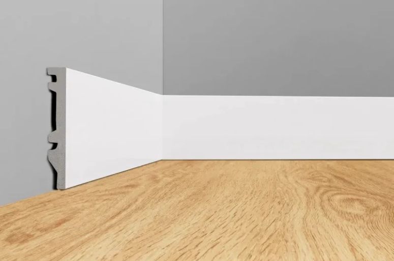 Rodapé de poliestireno