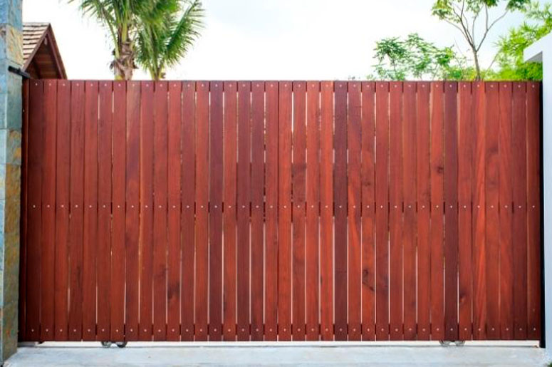 port&atilde;o de madeira