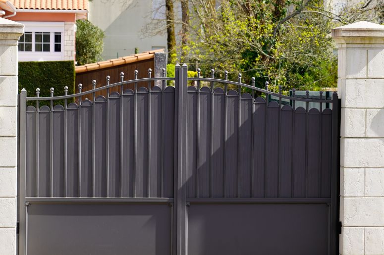 port&atilde;o de metalon