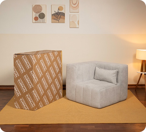 EasyBox: O EasyBox é um sofá modular que vem na caixa, composto por módulos que podem ser combinados e reorganizados conforme seu espaço e necessidade. Com acabamento moderno em bouclé, fácil de montar e entregue em caixas compactas, ele oferece praticidade, conforto e liberdade para transformar seu ambiente sempre que quiser.