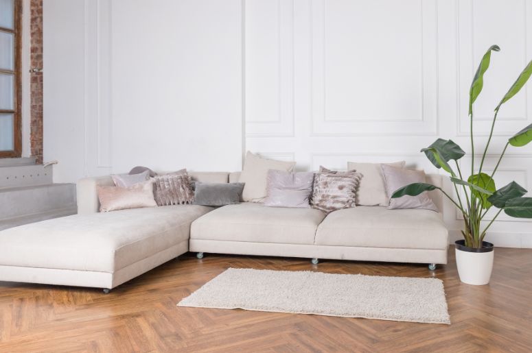 Sala com piso laminado