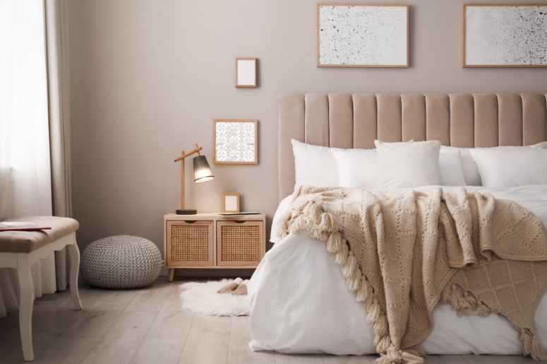 Qaurto decorado com cama queen size