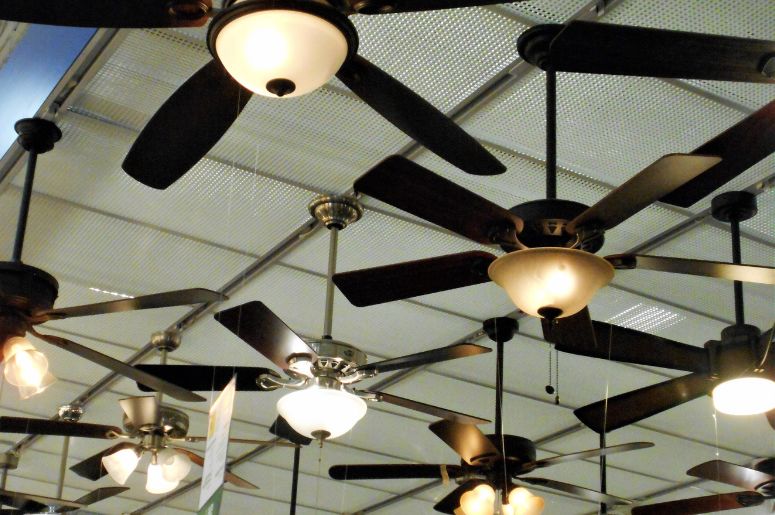 Tela com v&aacute;rios modelos de ventilador de teto