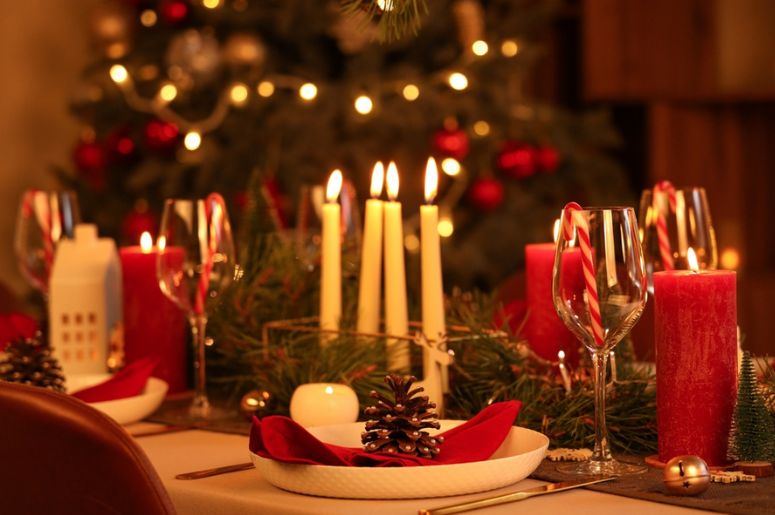 mesa decorada com velas