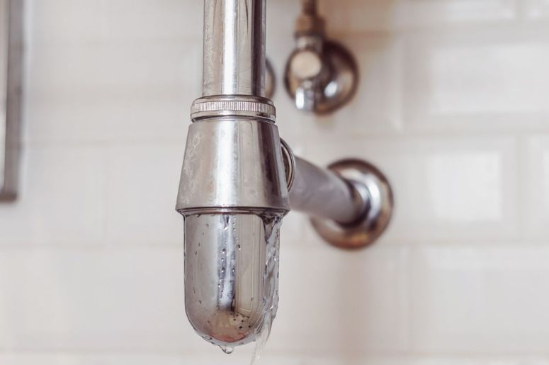 Torneira com gotejamento