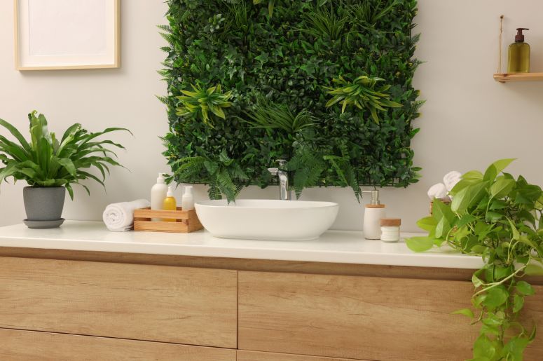 Banheiro com decora&ccedil;&atilde;o de plantas 