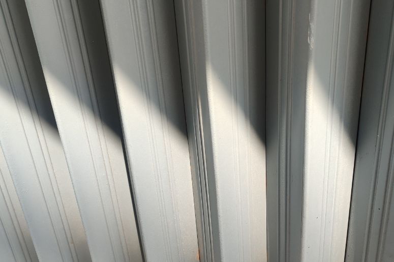 Porta sanfonada cinza