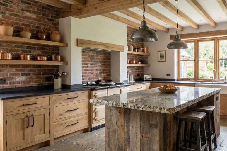 Cozinha moderna com decora&ccedil;&atilde;o r&uacute;stica