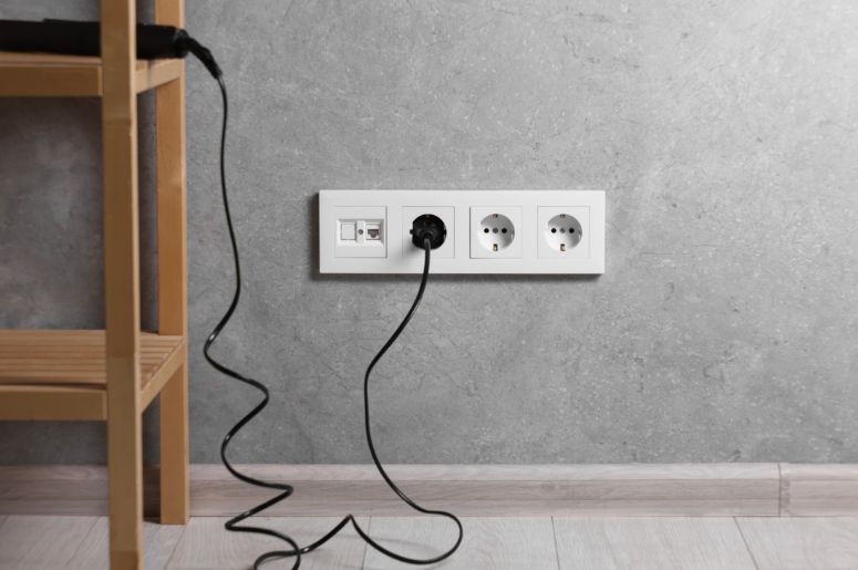 Tomadas com v&aacute;rios espa&ccedil;os para eletr&ocirc;nicos 