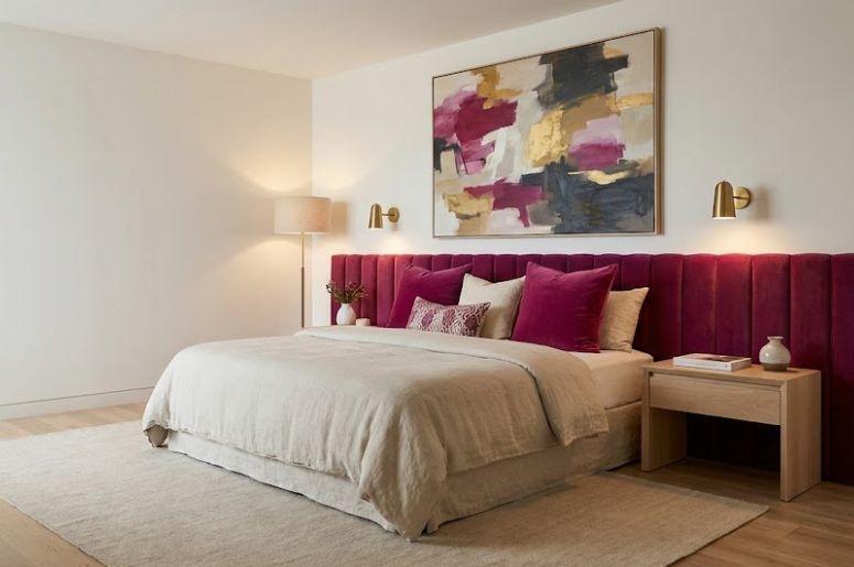 Quarto com decora&ccedil;&atilde;o magenta