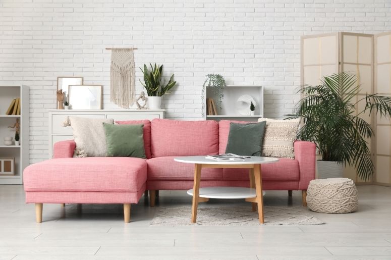 Sala com decora&ccedil;&atilde;o rosa