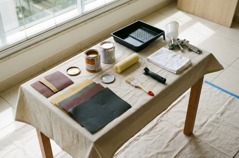 Ferramentas necess&aacute;rias para laquear m&oacute;veis