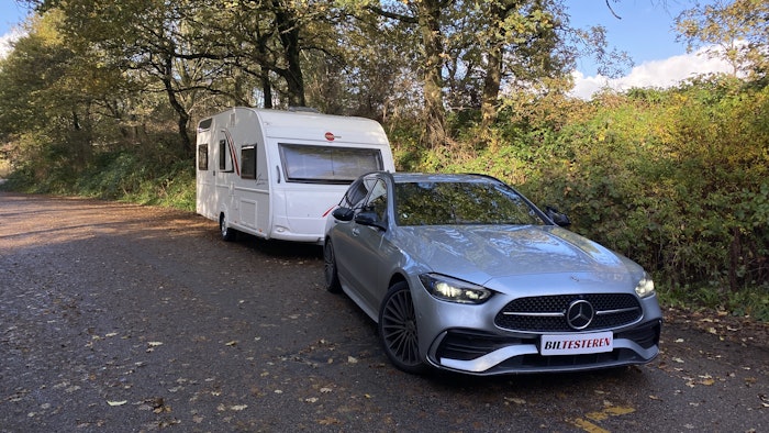 Mercedes c-klasse med campingvogn
