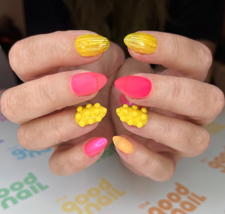Neon 3D Nails