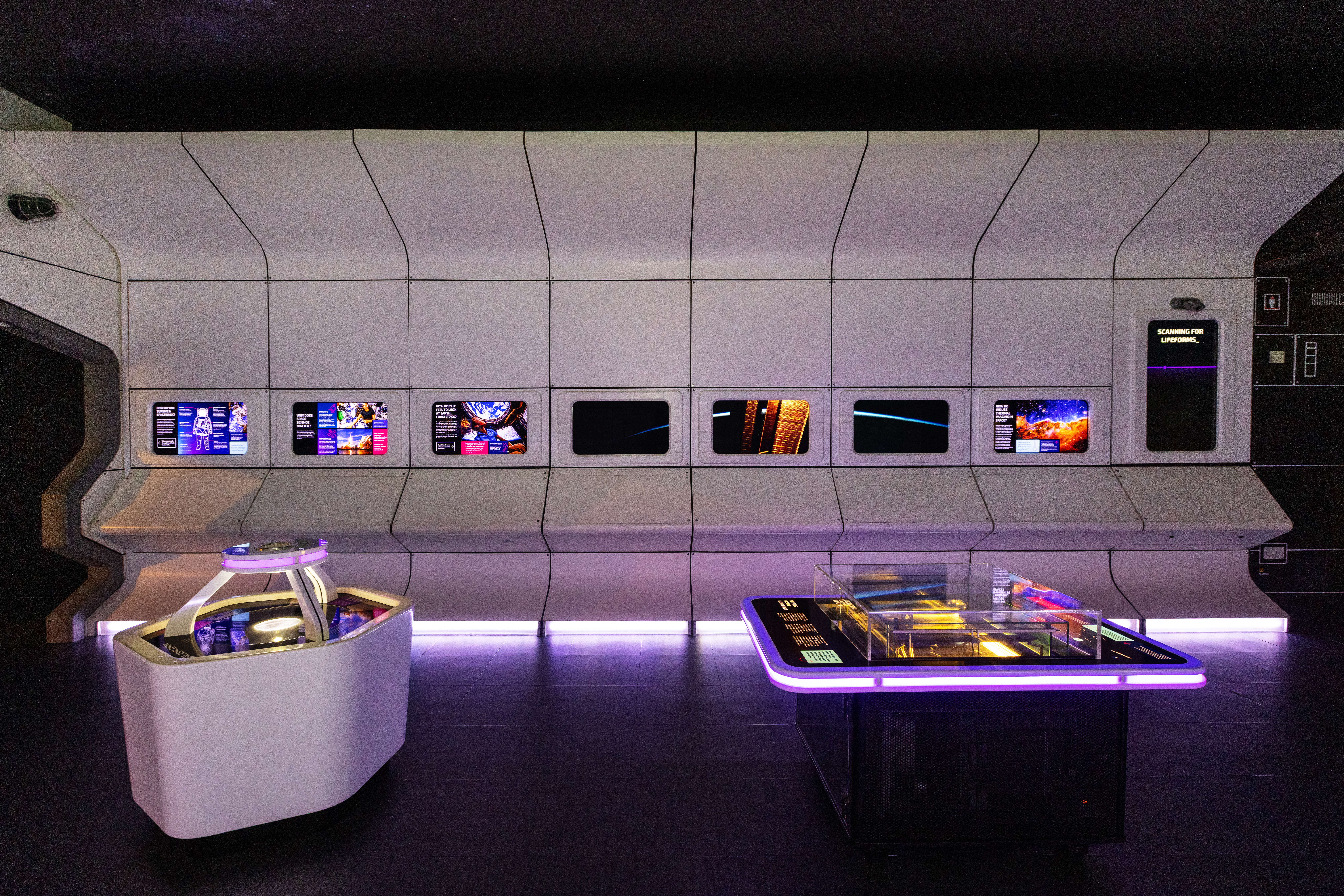 computer hardware, electronics, hardware, monitor, screen