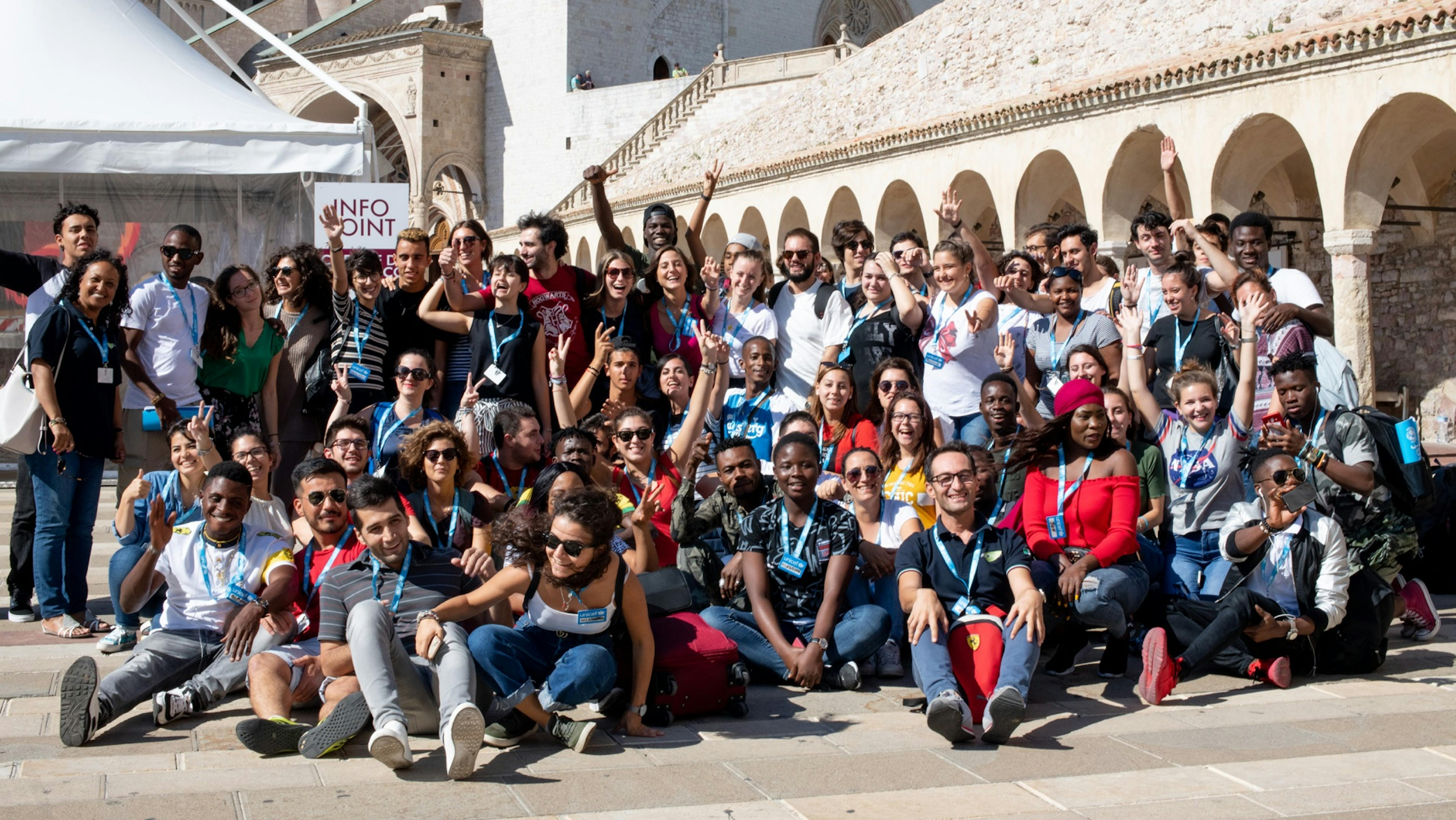 Gruppo di volontari YOUNICEF ad Assisi